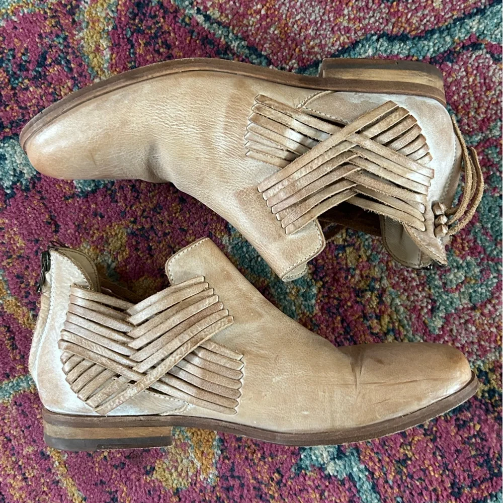 Baske | Women's Tan Leather Lexi Ankle Booties Back Zip Almond Toe Tassels Sz 8